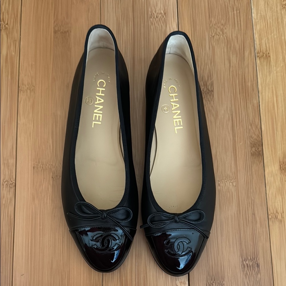 Chanel Women's Black Ballet Flats